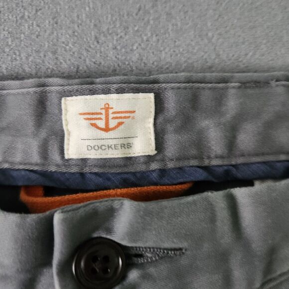 Dockers Pants Mens Size 34x32 Easy Khaki Gray Straight Fit Flat Front Casual - Picture 3 of 11